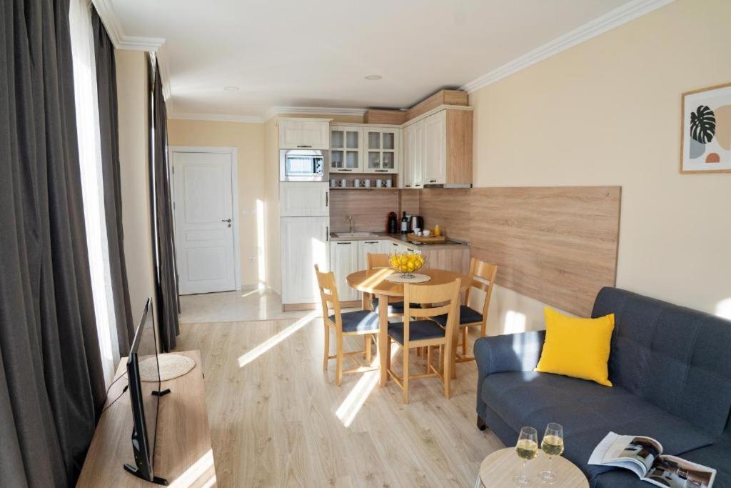 Burgas Beach Resort Apartments 3*